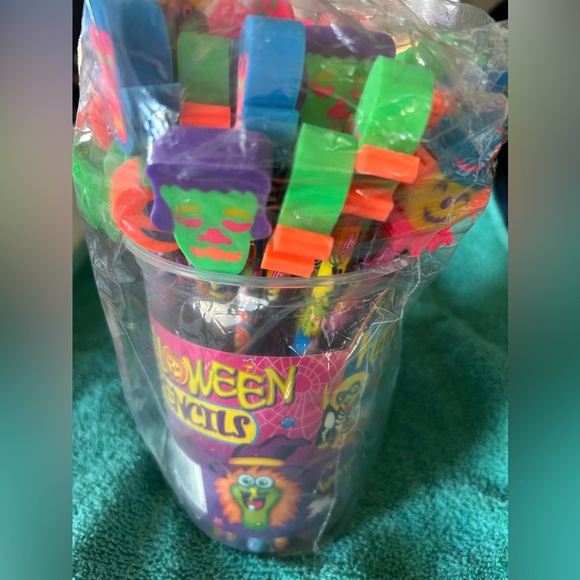 Lisa frank pencils - Picture 8 of 8